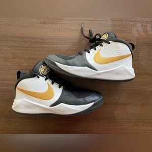 Size 5youth boys Nike